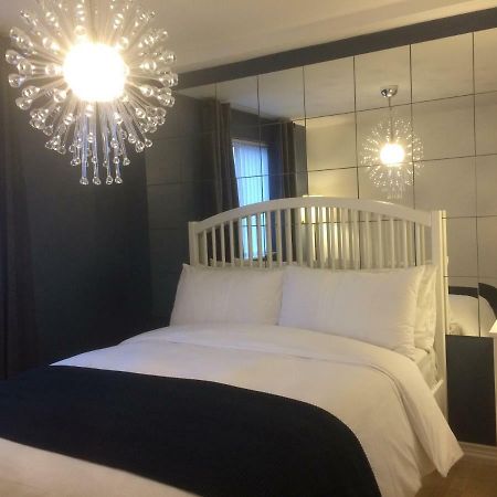 Queens Quarter Holiday Homes (Adults Only) Белфаст Екстериор снимка