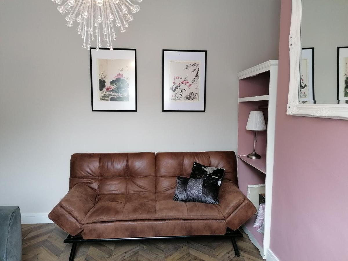 Queens Quarter Holiday Homes (Adults Only) Белфаст Екстериор снимка