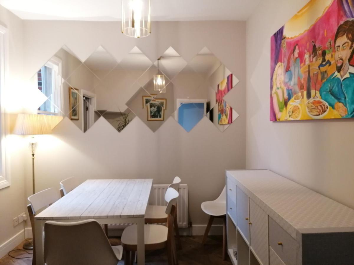 Queens Quarter Holiday Homes (Adults Only) Белфаст Екстериор снимка