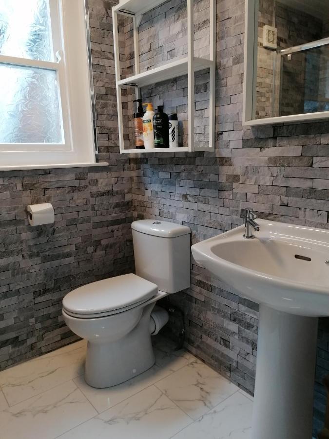 Queens Quarter Holiday Homes (Adults Only) Белфаст Екстериор снимка