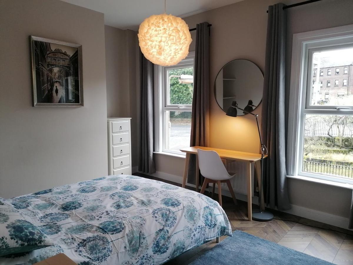Queens Quarter Holiday Homes (Adults Only) Белфаст Екстериор снимка
