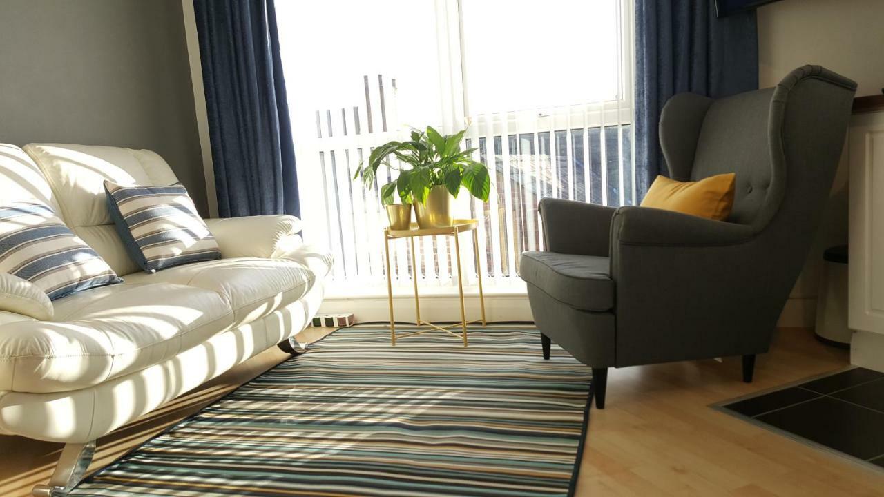 Queens Quarter Holiday Homes (Adults Only) Белфаст Екстериор снимка
