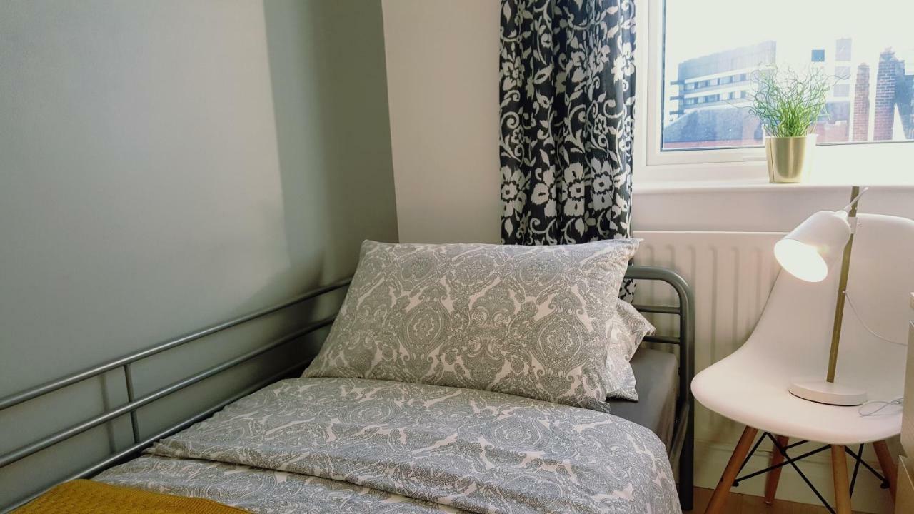 Queens Quarter Holiday Homes (Adults Only) Белфаст Екстериор снимка