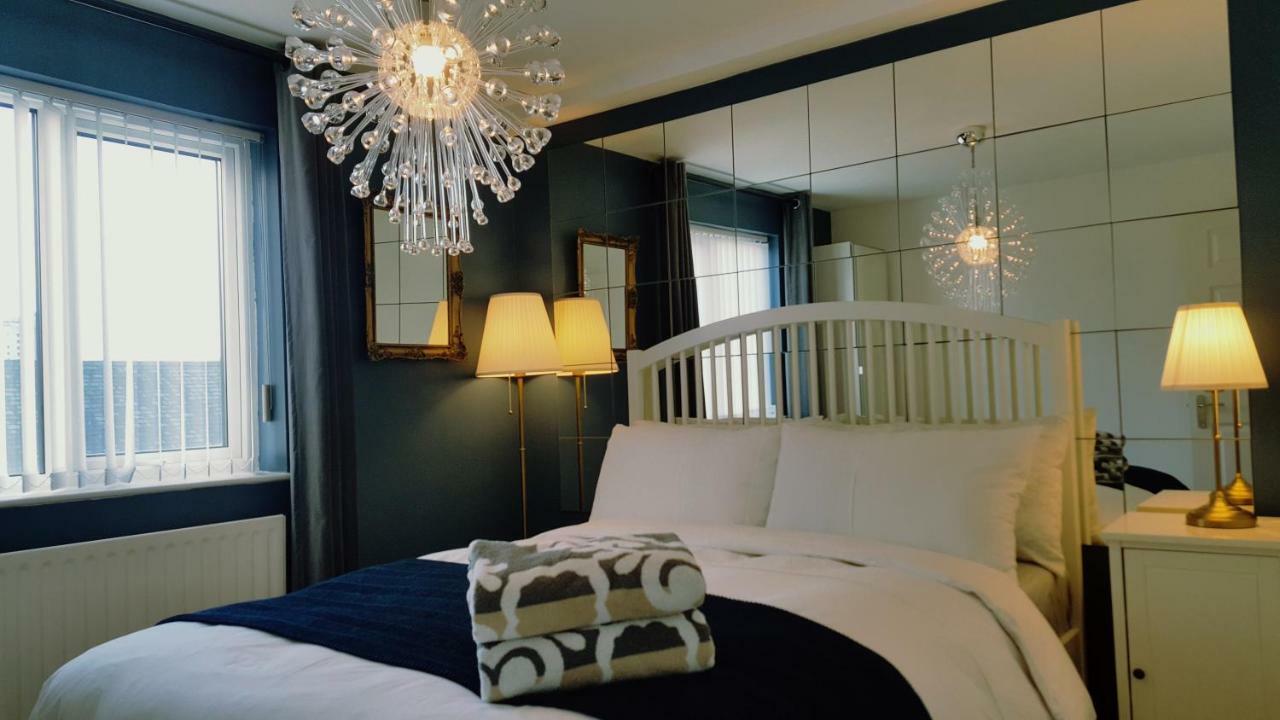 Queens Quarter Holiday Homes (Adults Only) Белфаст Екстериор снимка