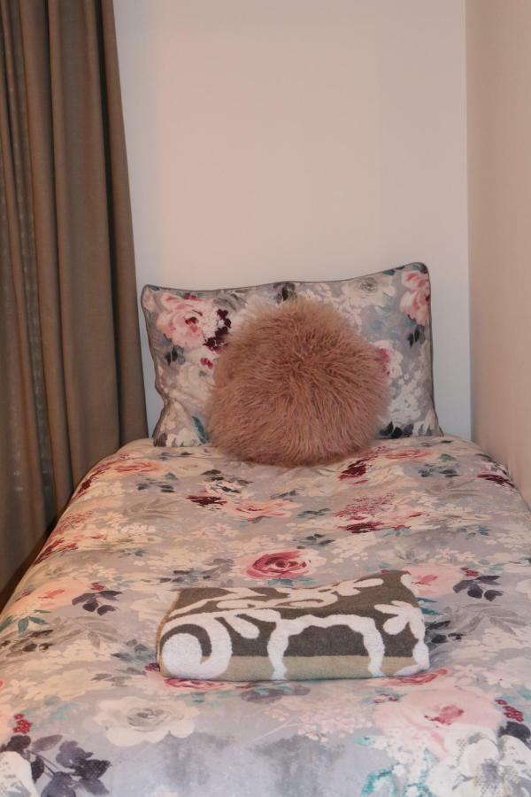 Queens Quarter Holiday Homes (Adults Only) Белфаст Екстериор снимка