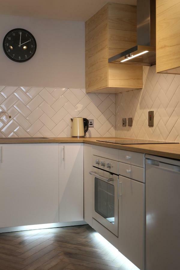 Queens Quarter Holiday Homes (Adults Only) Белфаст Екстериор снимка