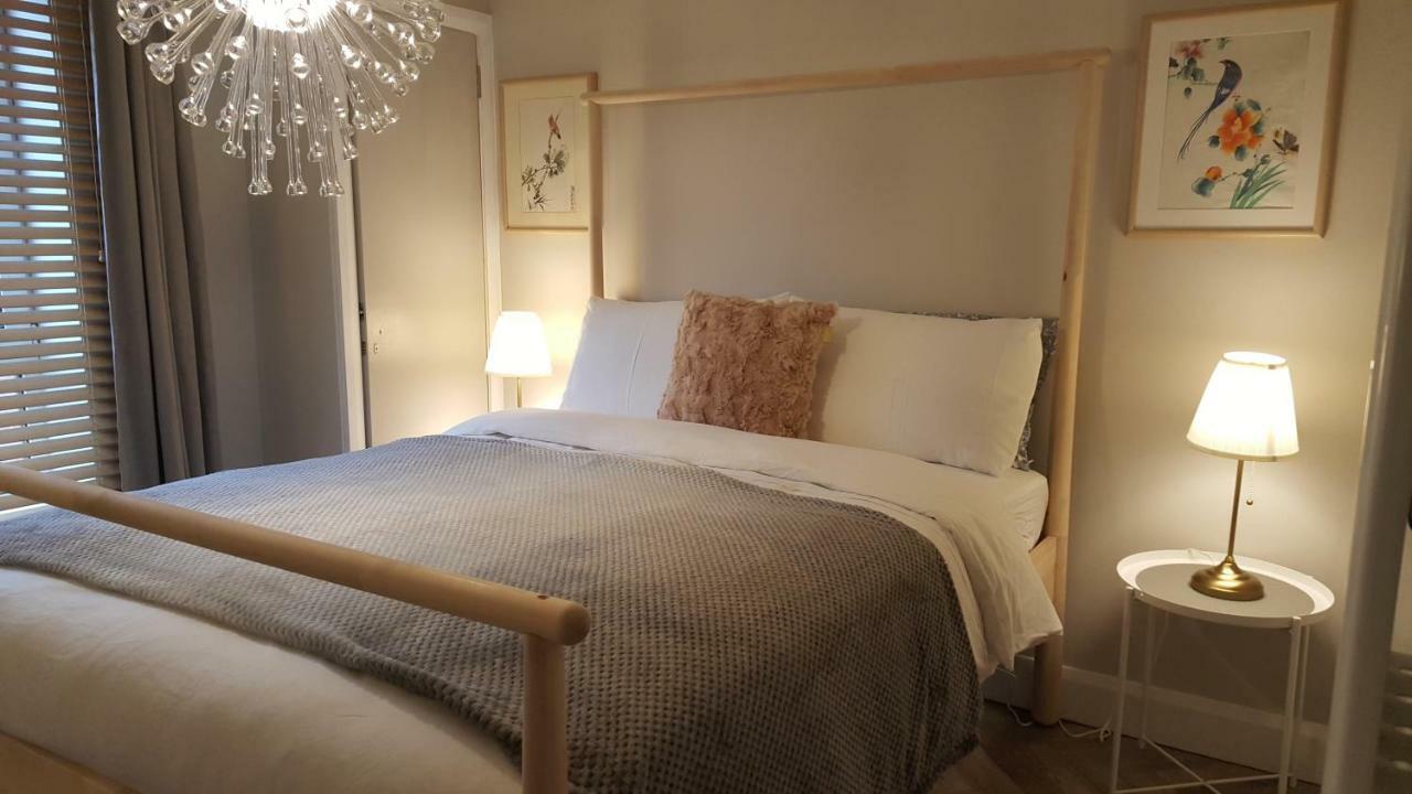 Queens Quarter Holiday Homes (Adults Only) Белфаст Екстериор снимка