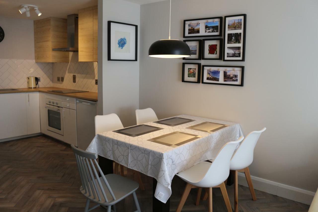 Queens Quarter Holiday Homes (Adults Only) Белфаст Екстериор снимка