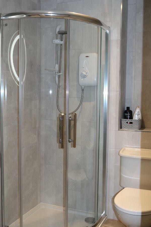 Queens Quarter Holiday Homes (Adults Only) Белфаст Екстериор снимка